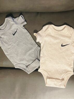 Set of 2 Nike Baby One-Piece Bodysuits - Gray & Cream